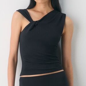 Aritzia | Original Contour Enchant Top | Sz S (NWT)